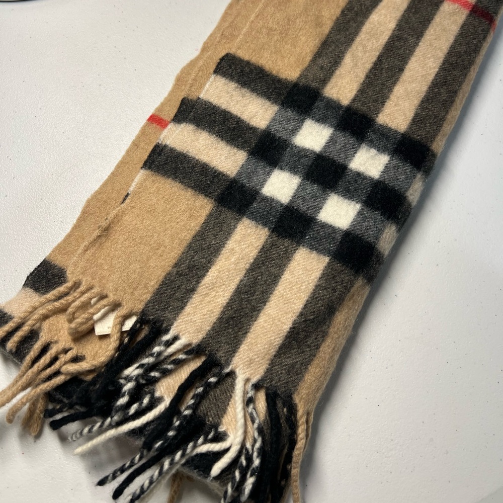 Authentic Burberry Kasmere Scary- 60 inches long, 12 inches wide